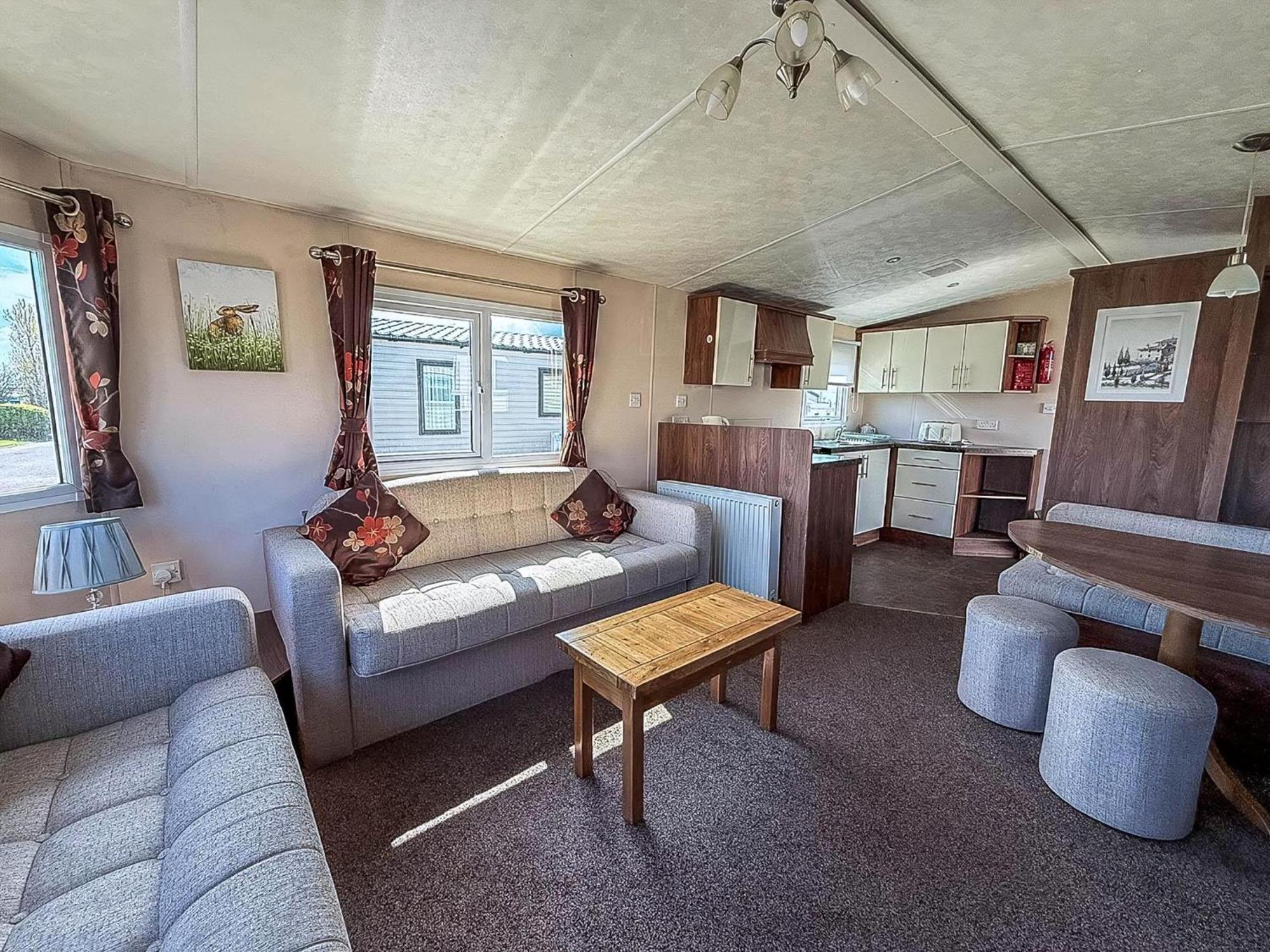Lovely 8 Berth Caravan At California Cliffs Nearby Scratby Beach Ref 50060E Great Yarmouth Exterior photo